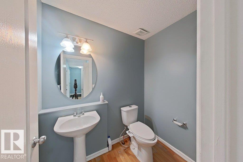 3347 24 AV NW - 12