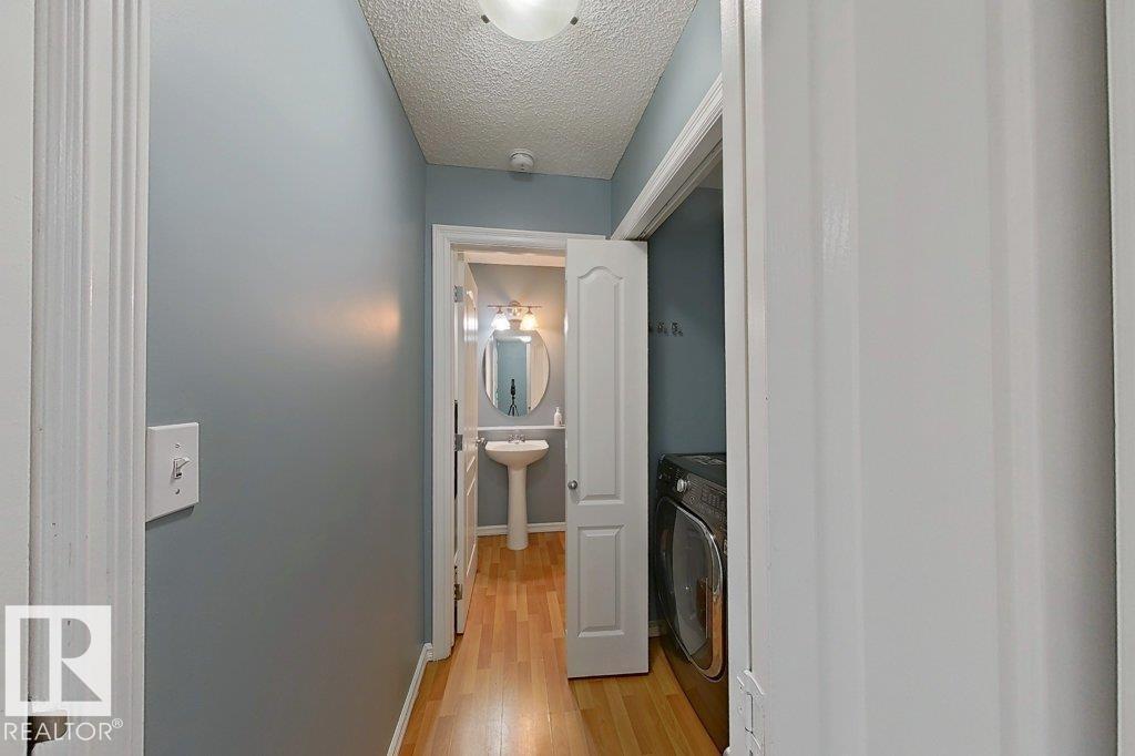 3347 24 AV NW - 25