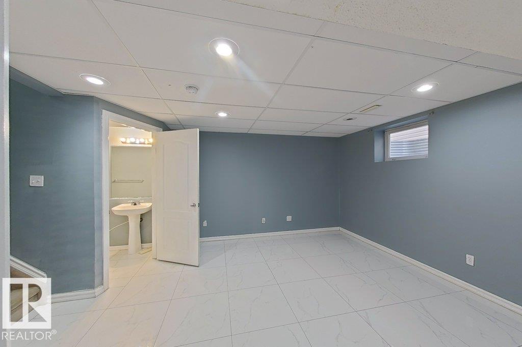 3347 24 AV NW - 29
