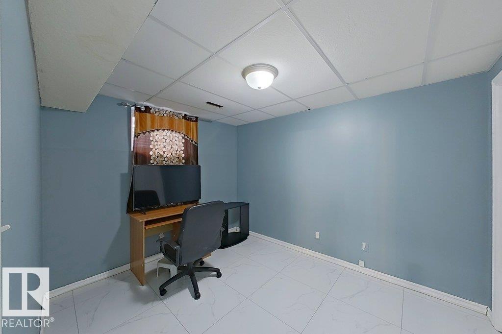3347 24 AV NW - 30