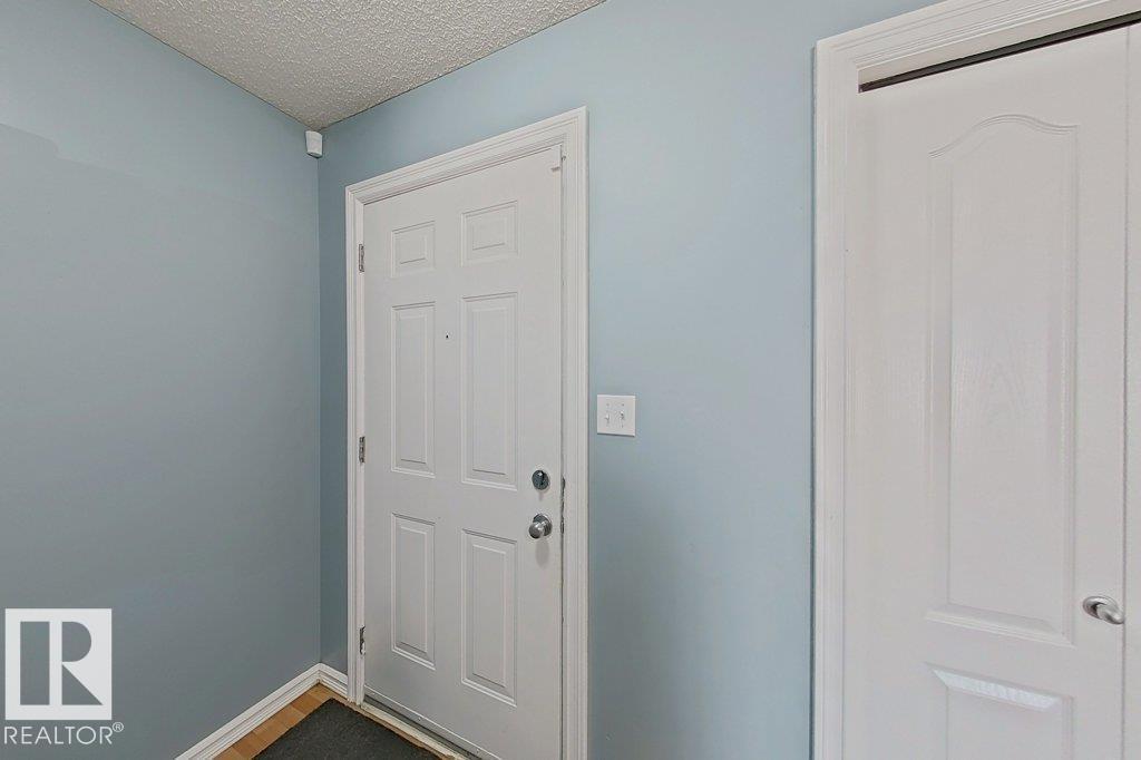 3347 24 AV NW - 5