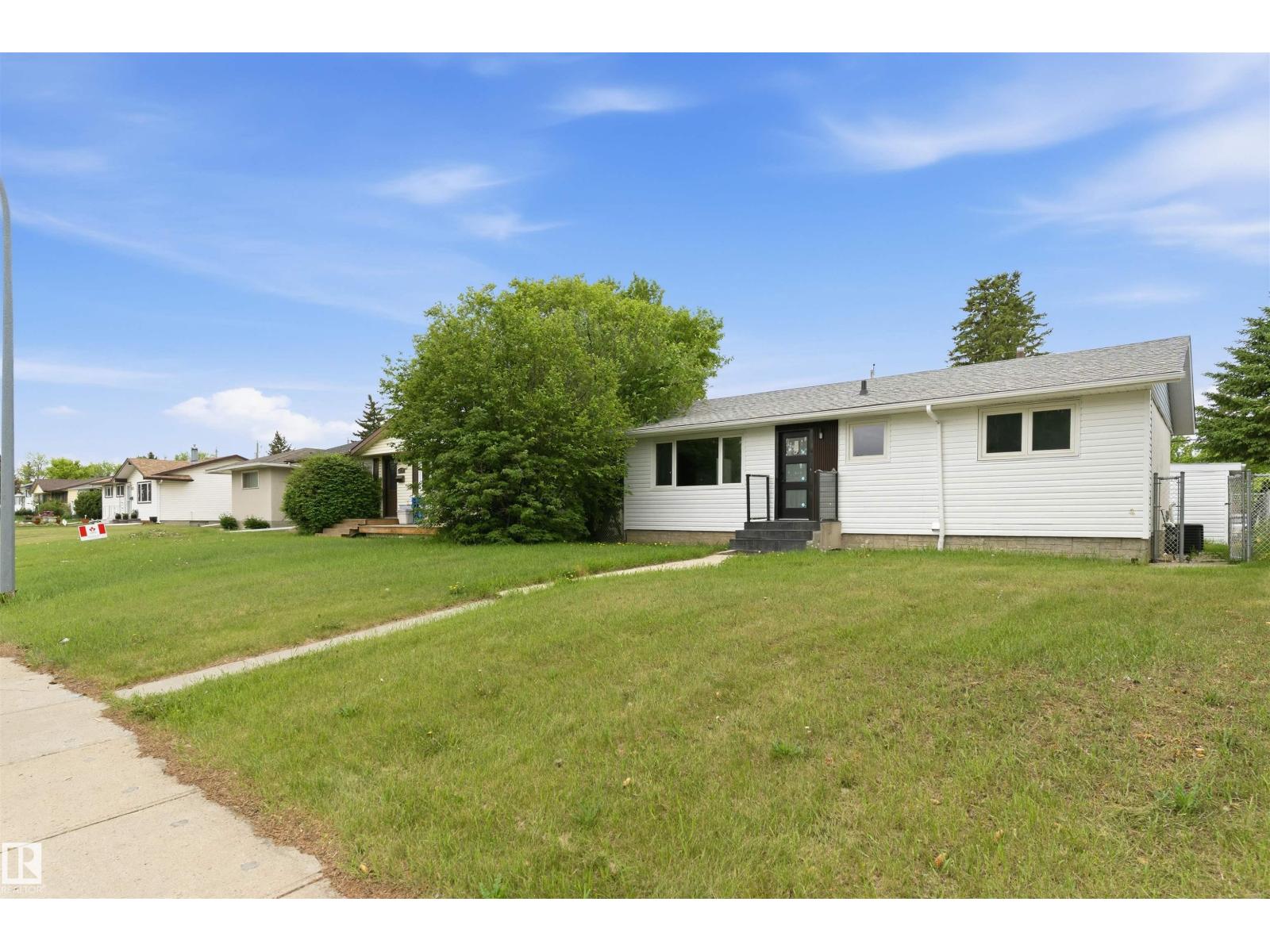 8328 165 ST NW - 1