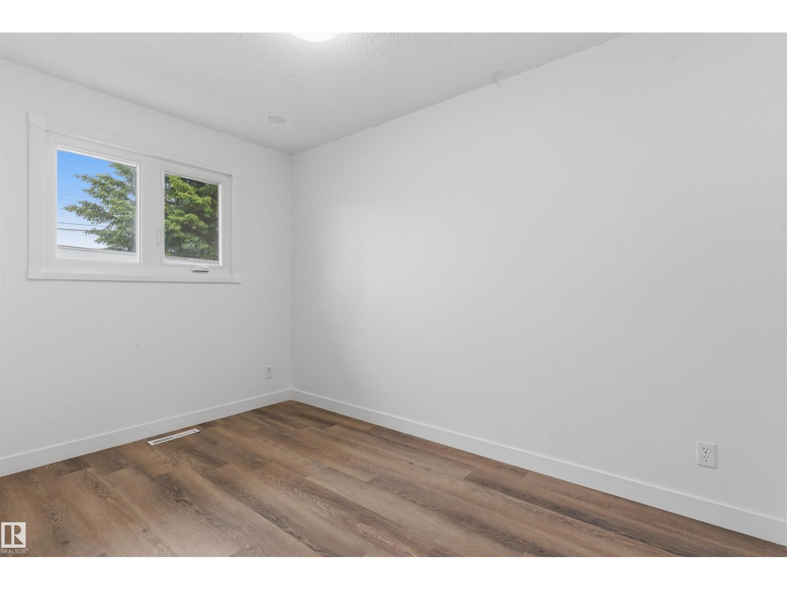 8328 165 ST NW - 11