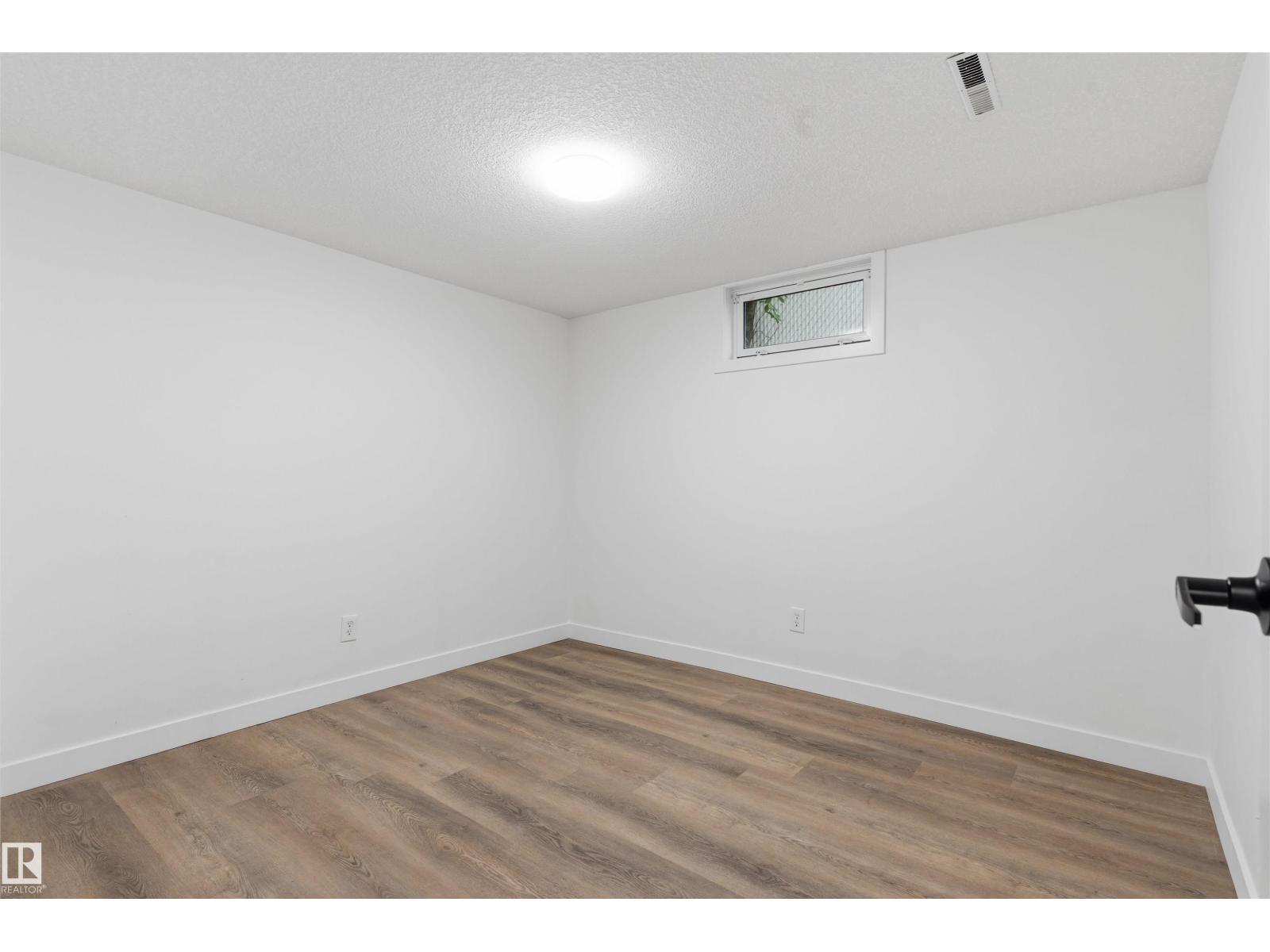 8328 165 ST NW - 17