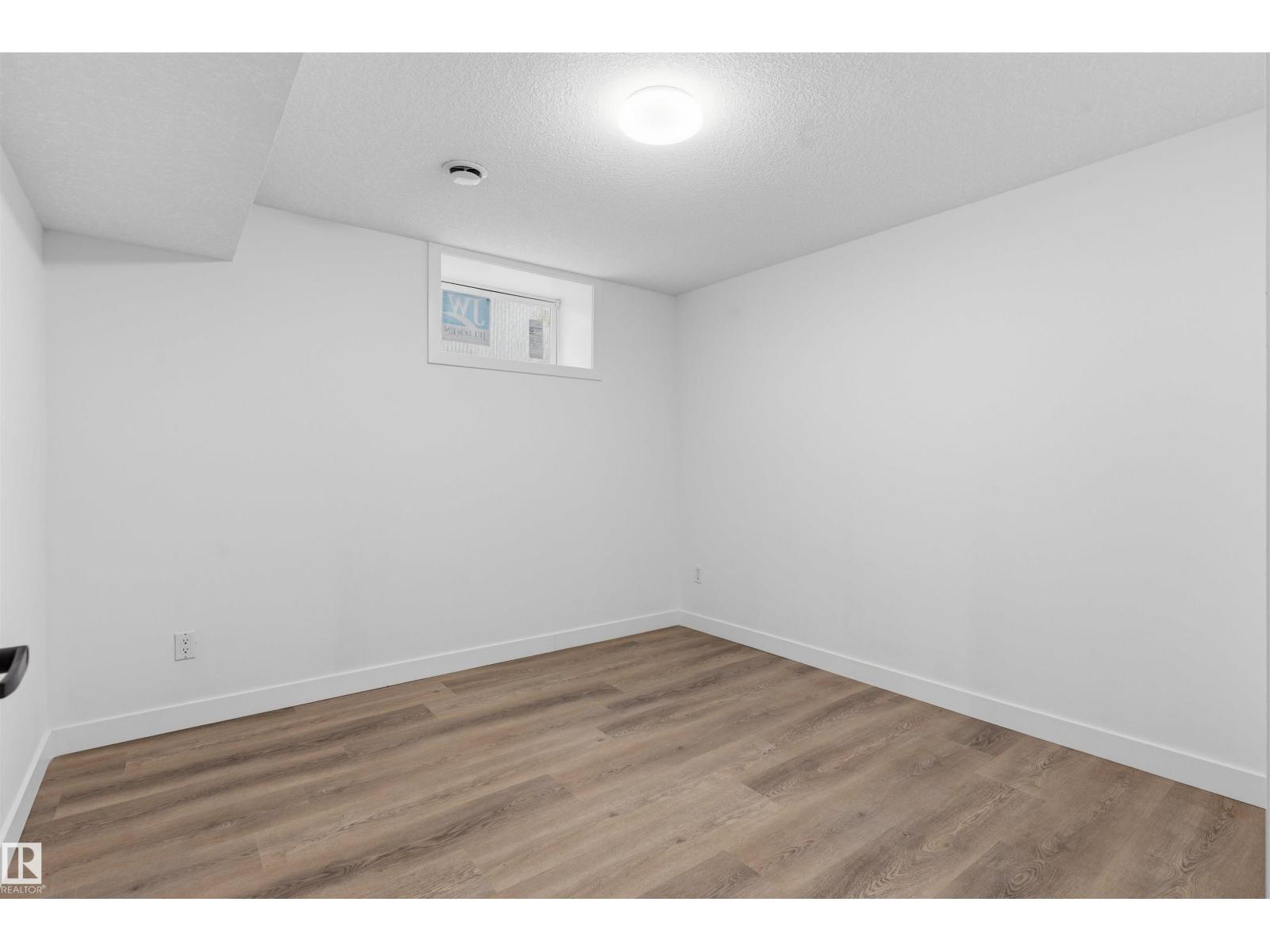 8328 165 ST NW - 19