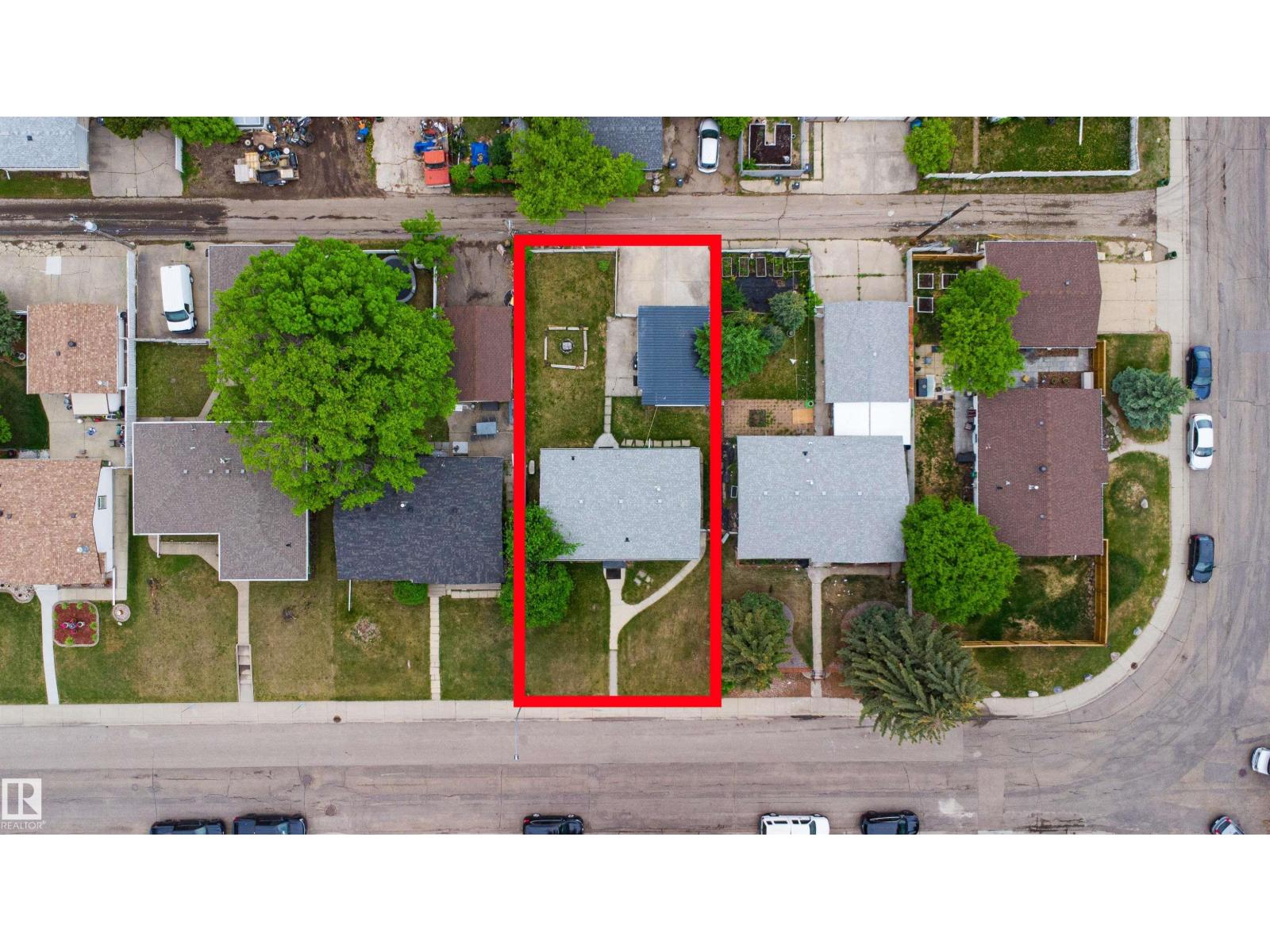 8328 165 ST NW - 33