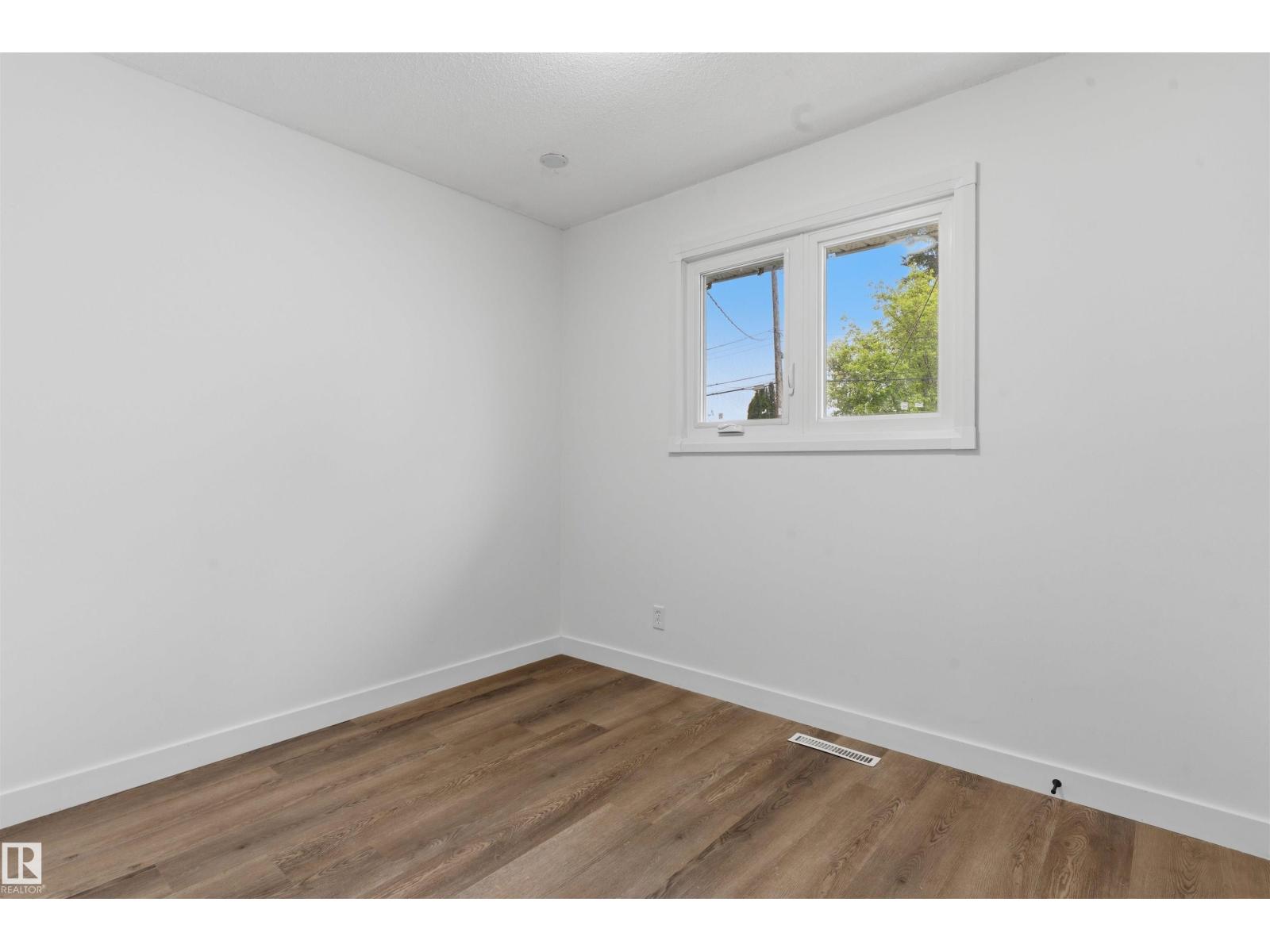 8328 165 ST NW - 40