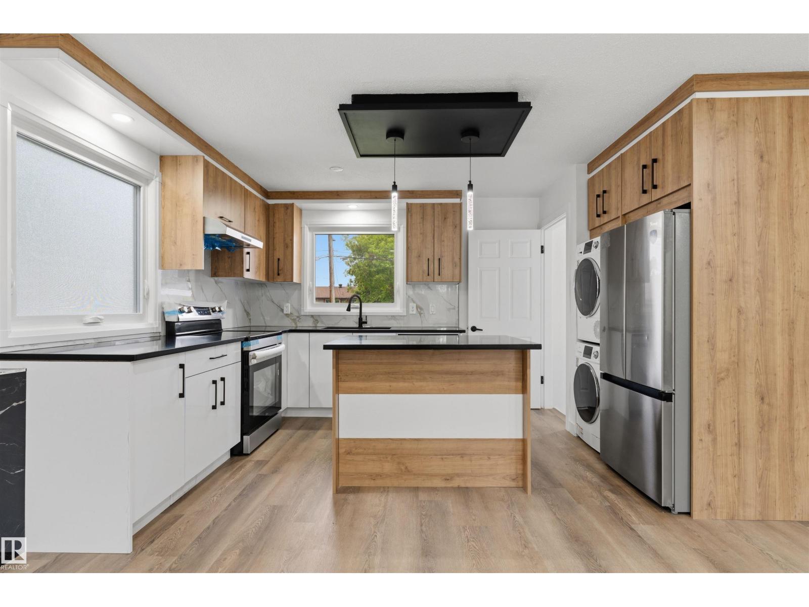 8328 165 ST NW - 8