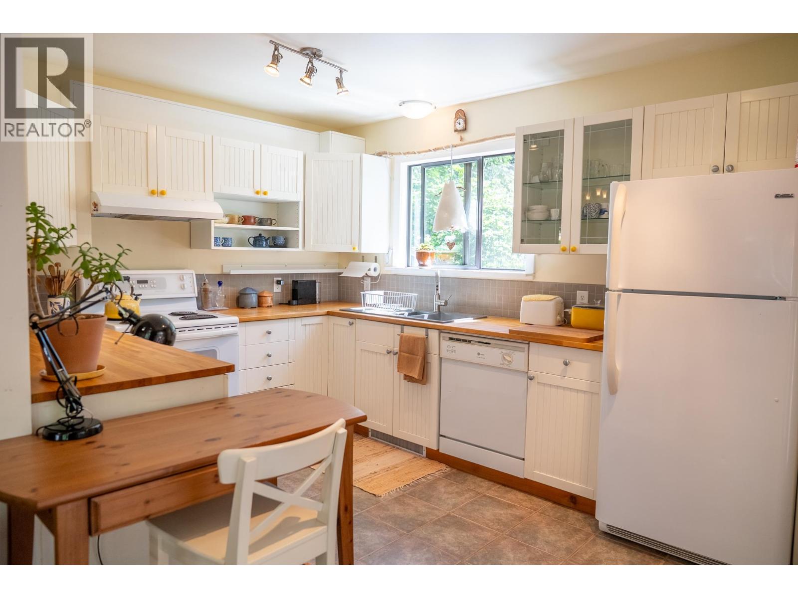 7913 SWANSON VIEW DRIVE, Pender Island
