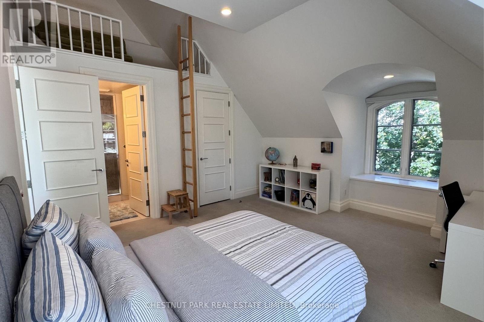 1 GLEN EDYTH PLACE - 24