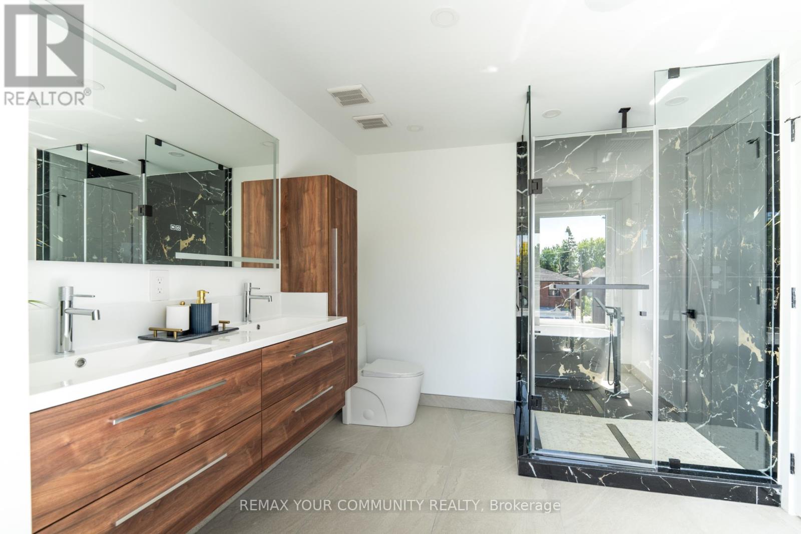 360 WOODMOUNT AVENUE - 15