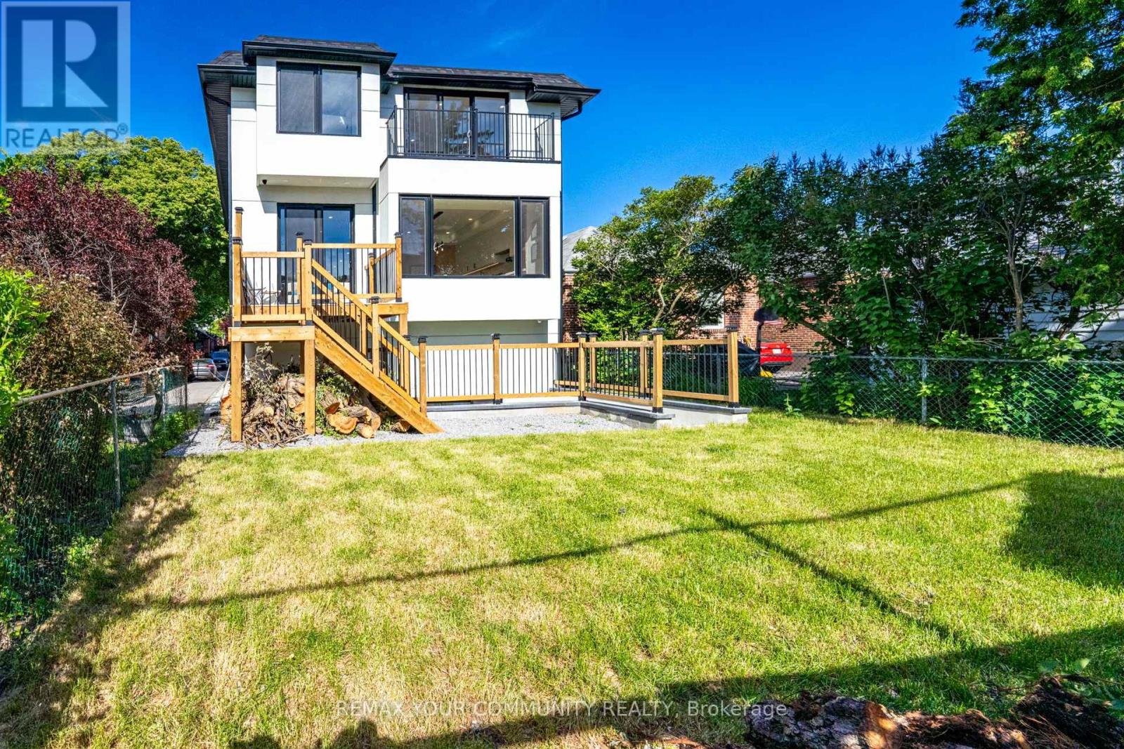 360 WOODMOUNT AVENUE - 33