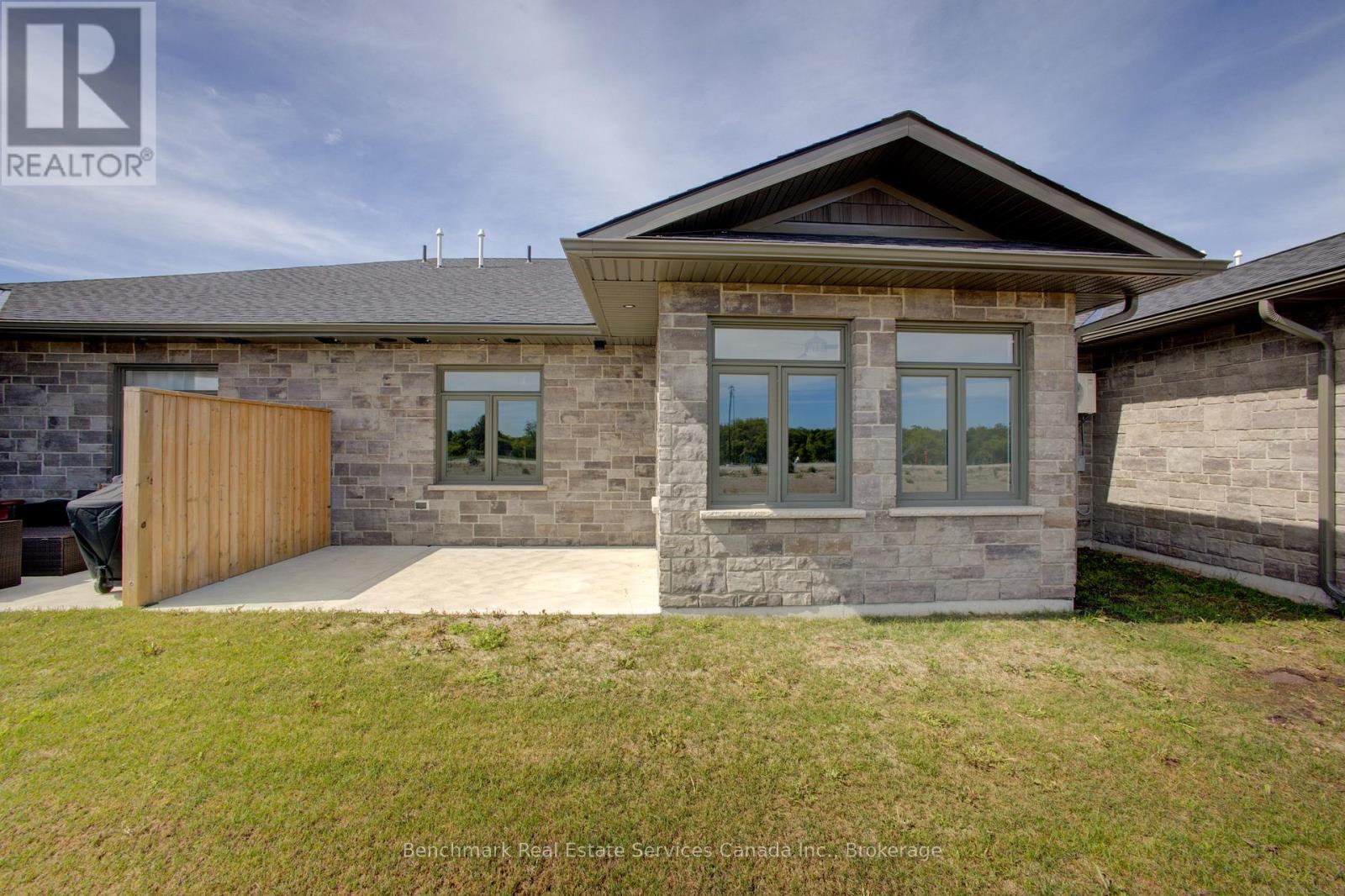 59 CAVALIER CRESCENT - 32