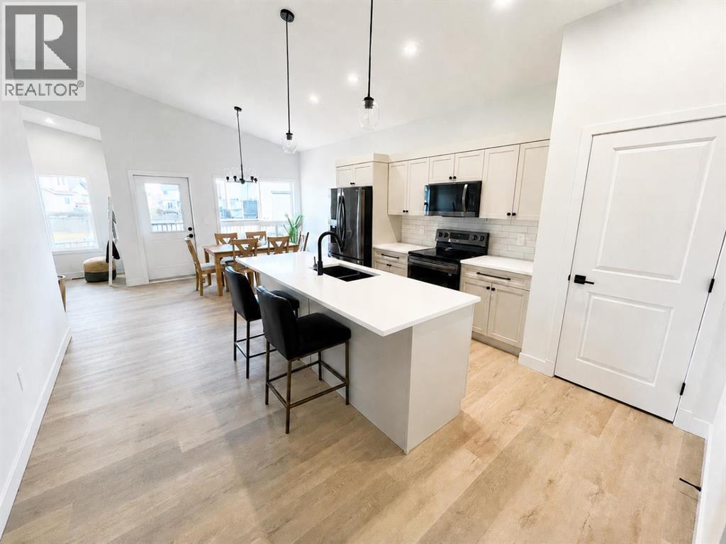 8557 72 Avenue - photo 3