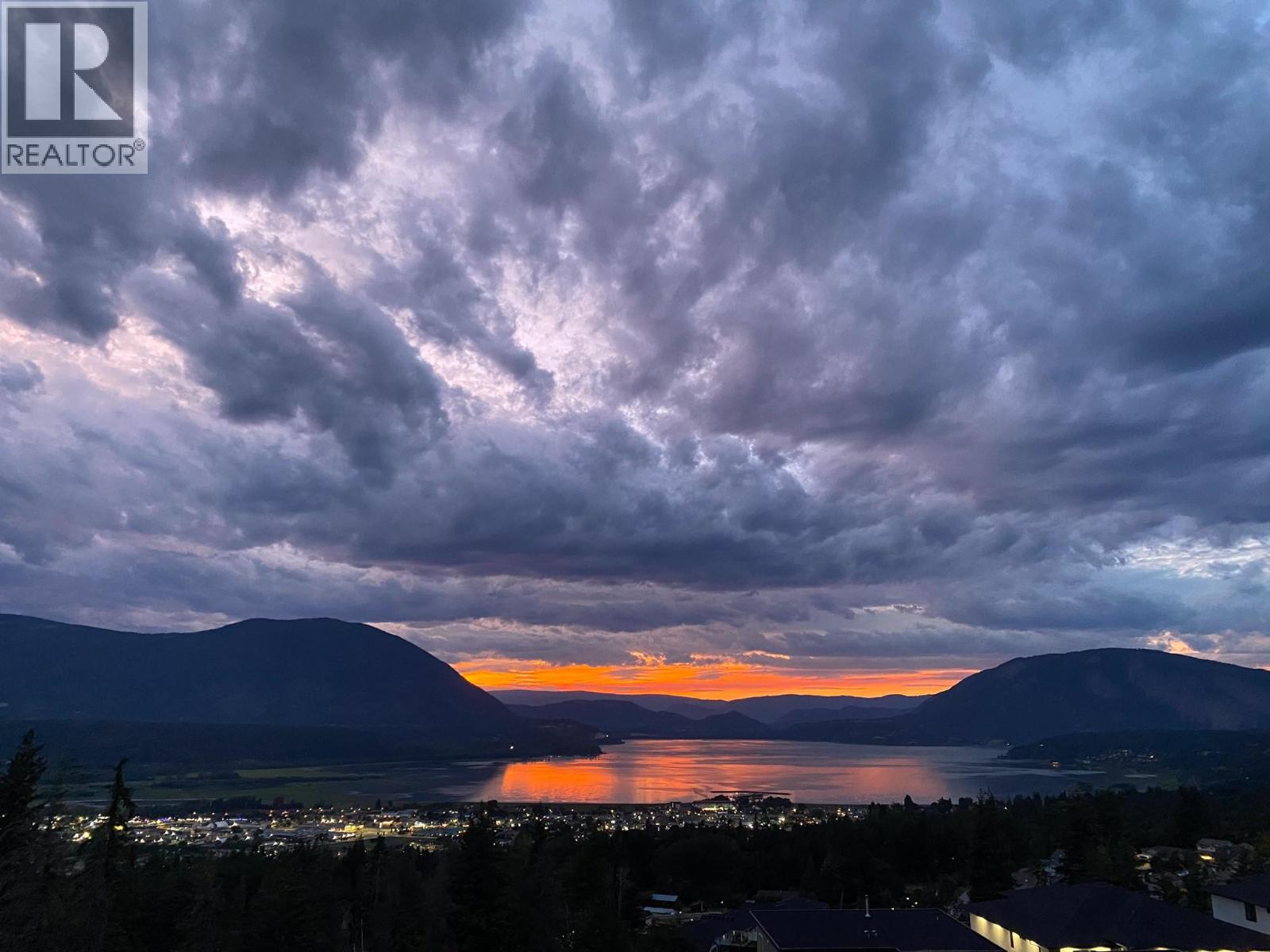  1061 19 Avenue Southeast, Salmon Arm