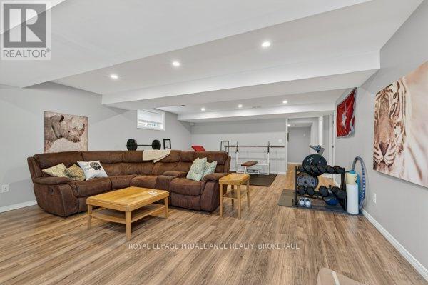 1425 EVERGREEN DRIVE - 34