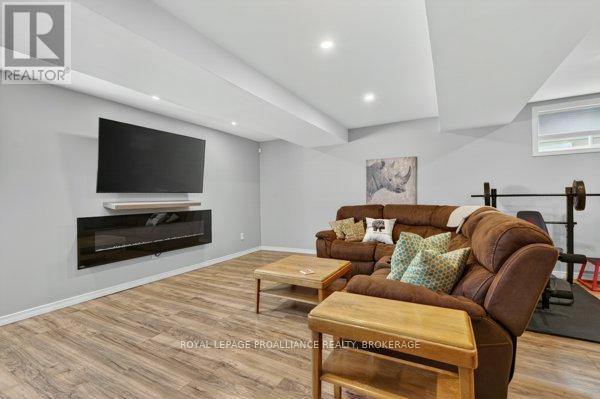 1425 EVERGREEN DRIVE - 36