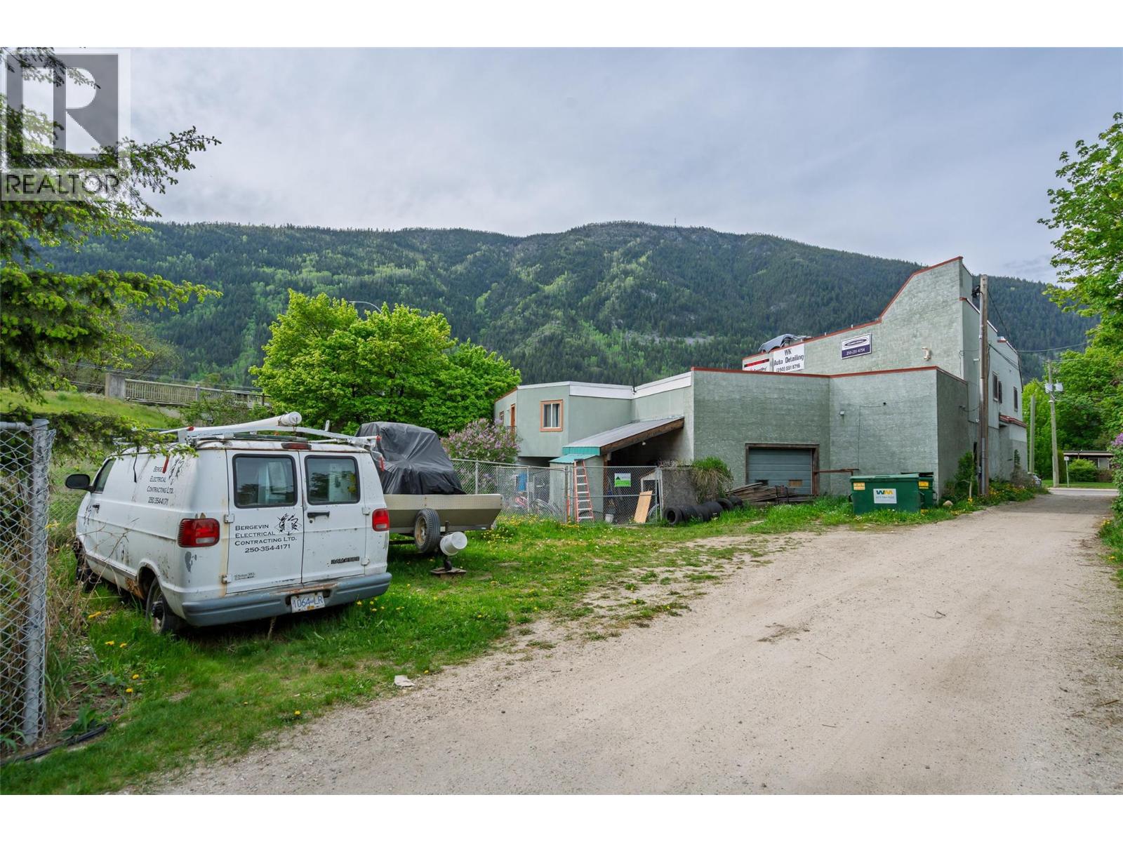  920 Nelson Avenue, Nelson