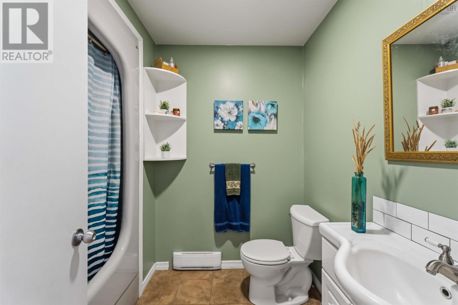 Property 24 of 40 of 42 Fowler Street