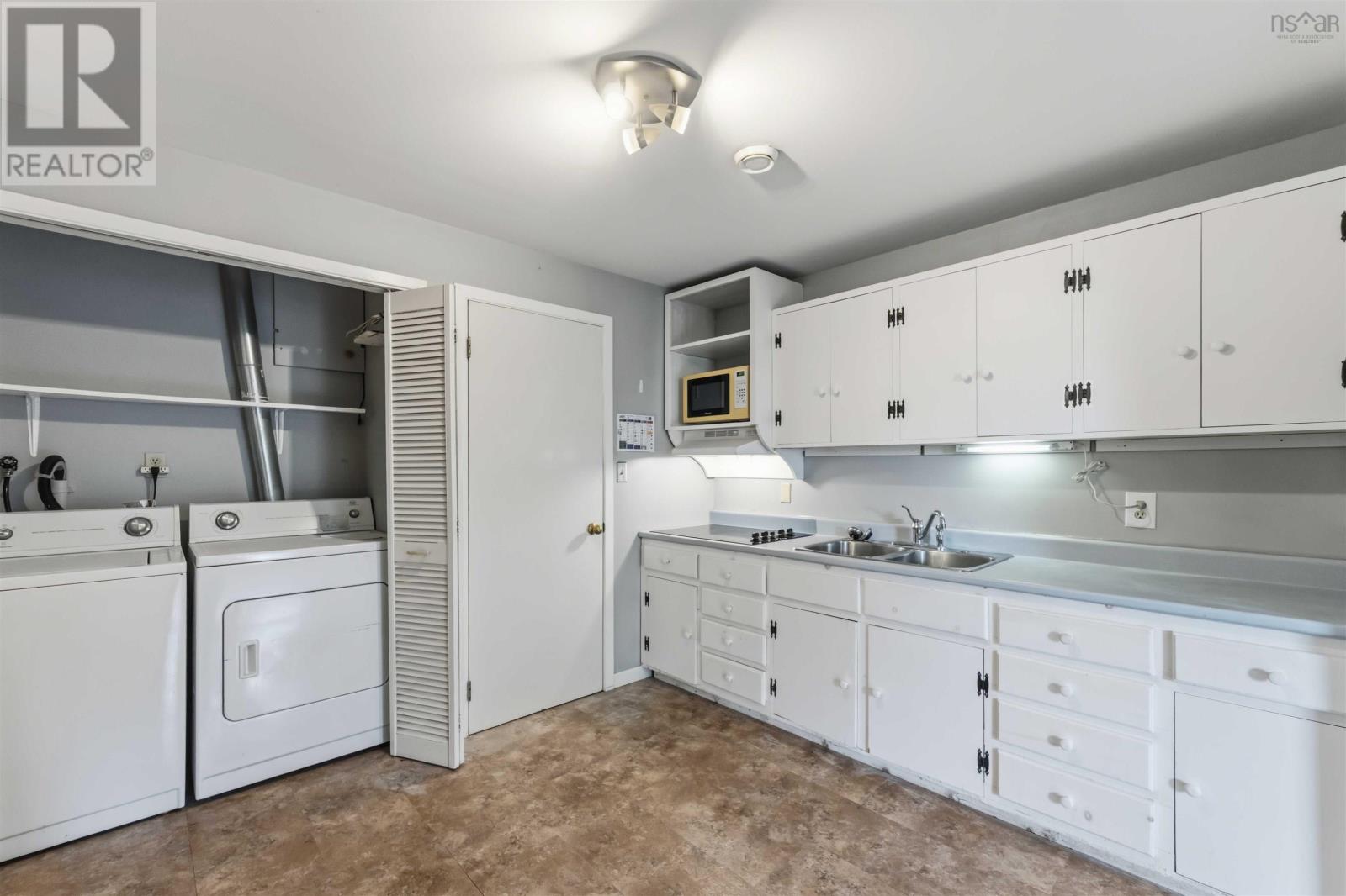 Property 29 of 40 of 42 Fowler Street