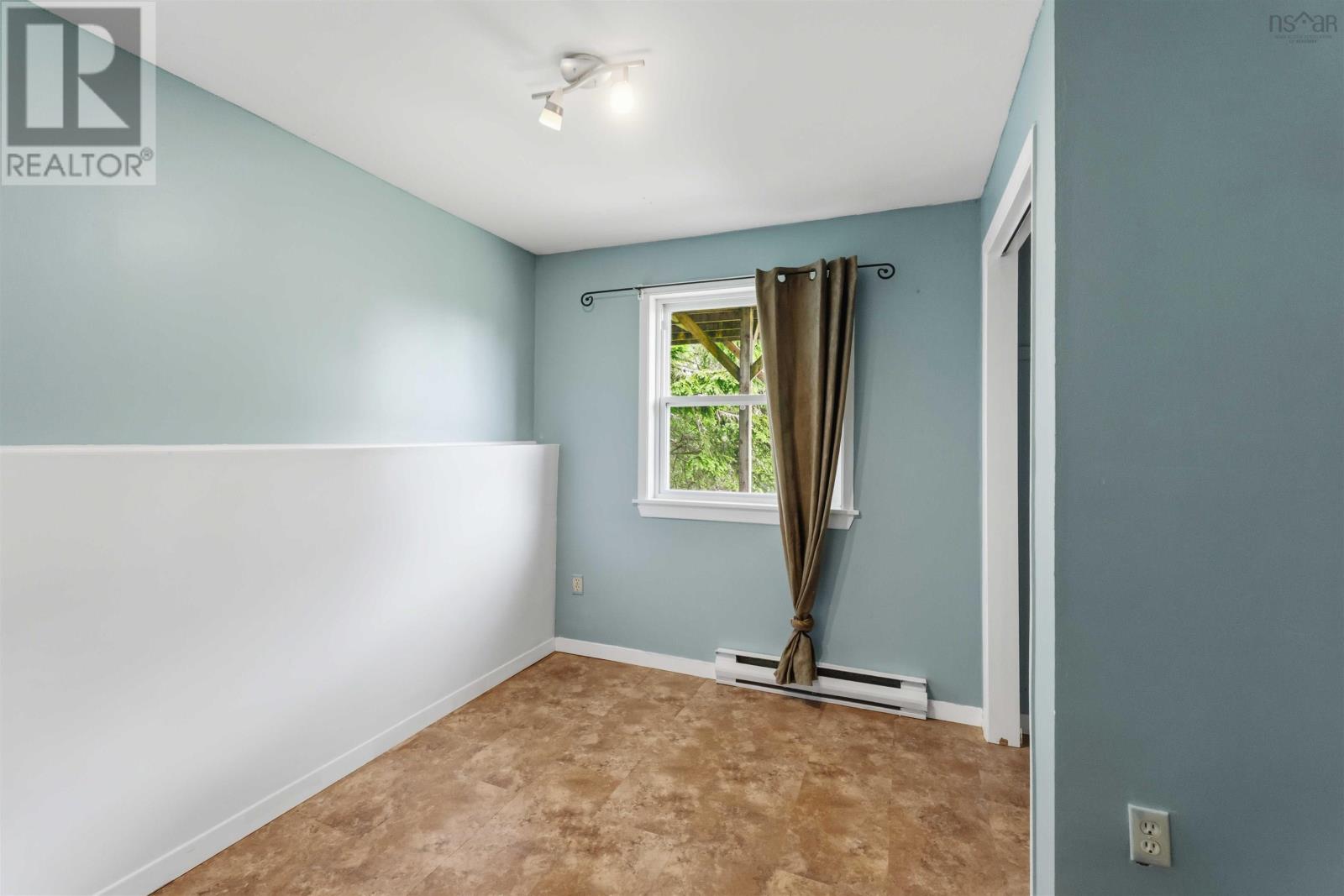 Property 32 of 40 of 42 Fowler Street