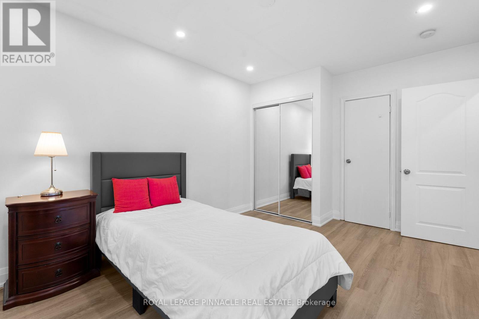 3361 THE CREDIT WOODLANDS - 21