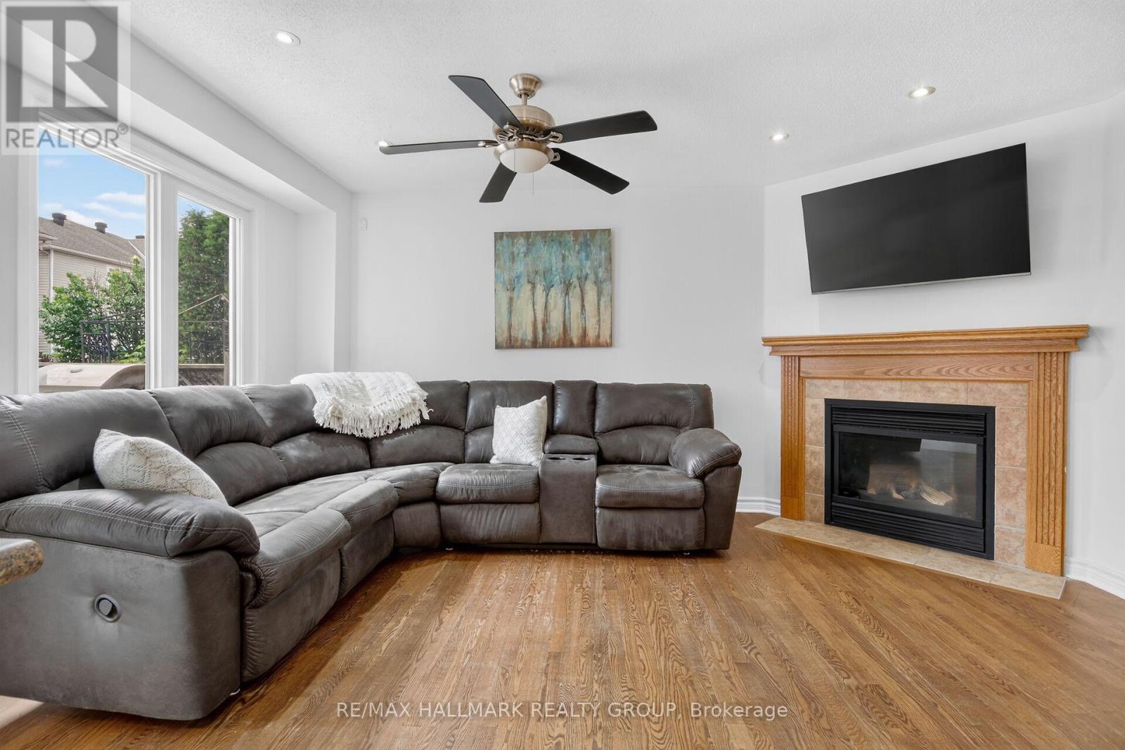 258 DEERFOX DRIVE - 19