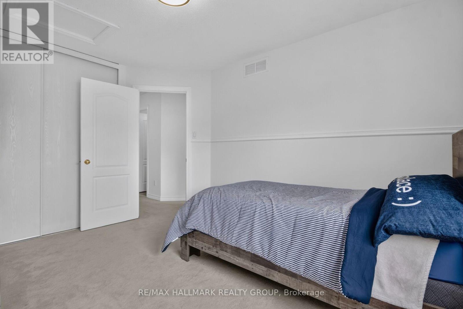 258 DEERFOX DRIVE - 33