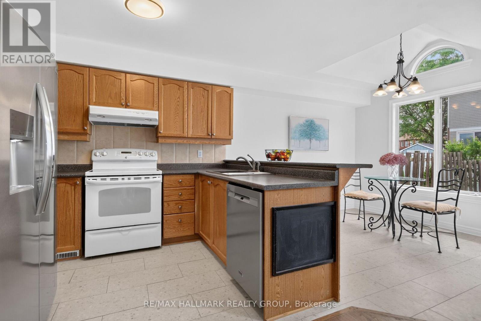 258 DEERFOX DRIVE - 9