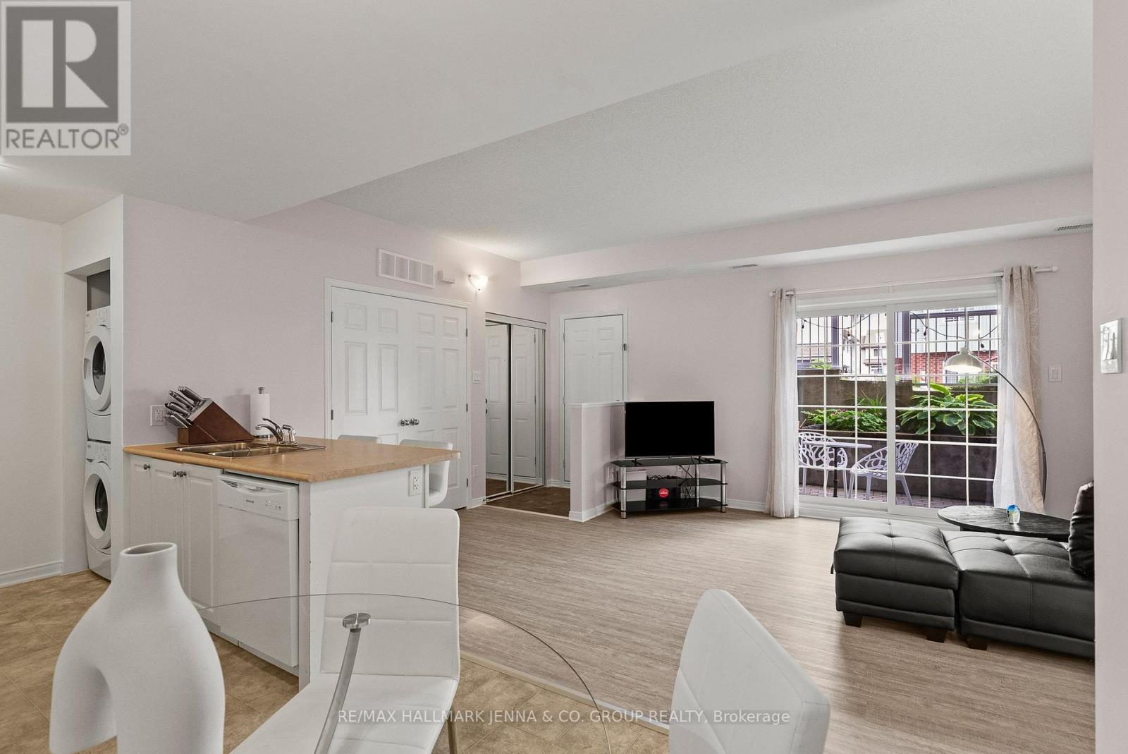 2 Bed, 1 Bath House for Sale in Ottawa – G – 102 ARTESA PRIVATE, Ottawa – MLS# X13452276 - Image 8