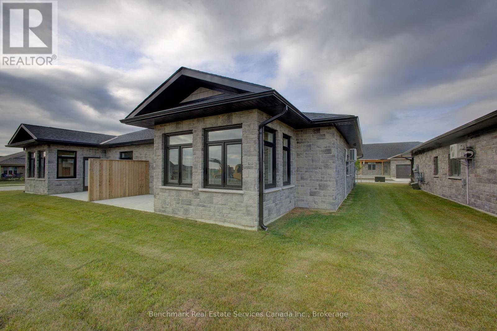 63 CAVALIER CRESCENT - 16