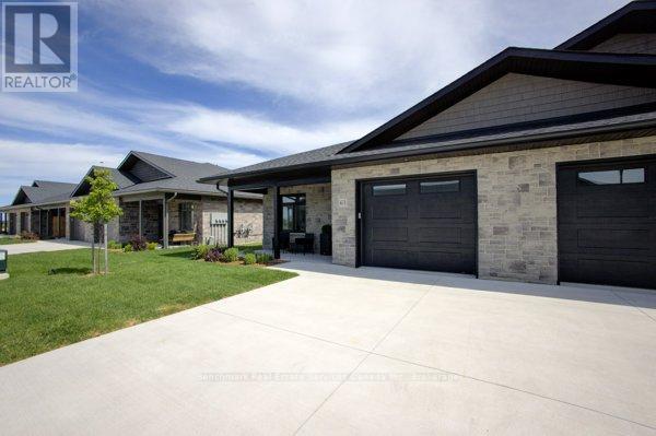 63 CAVALIER CRESCENT - 3