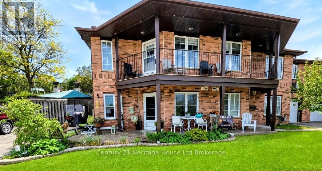 #25 20 HURON STREET N - 2