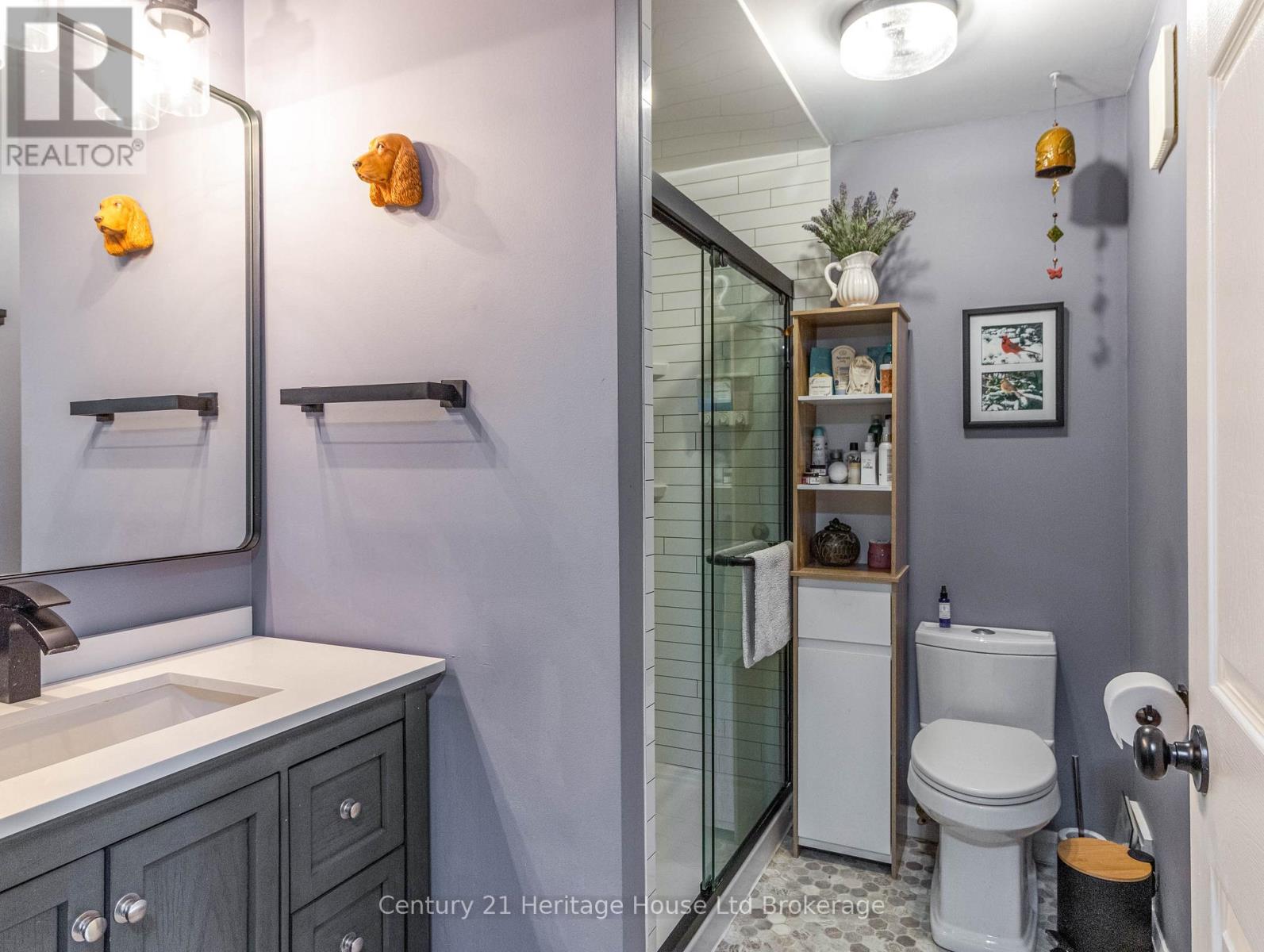 #25 20 HURON STREET N - 28