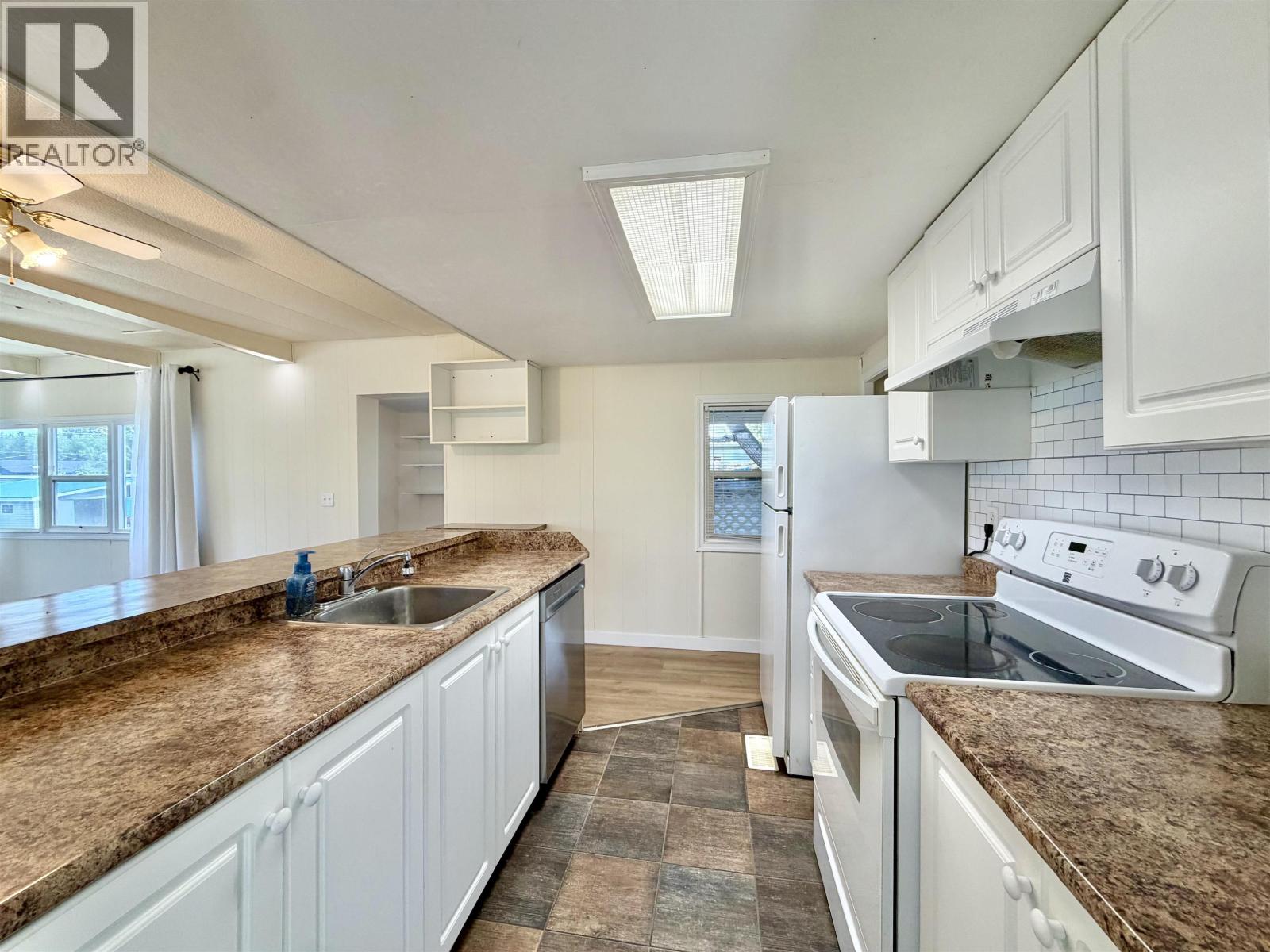 #10 5506 PARK DRIVE - Image 6