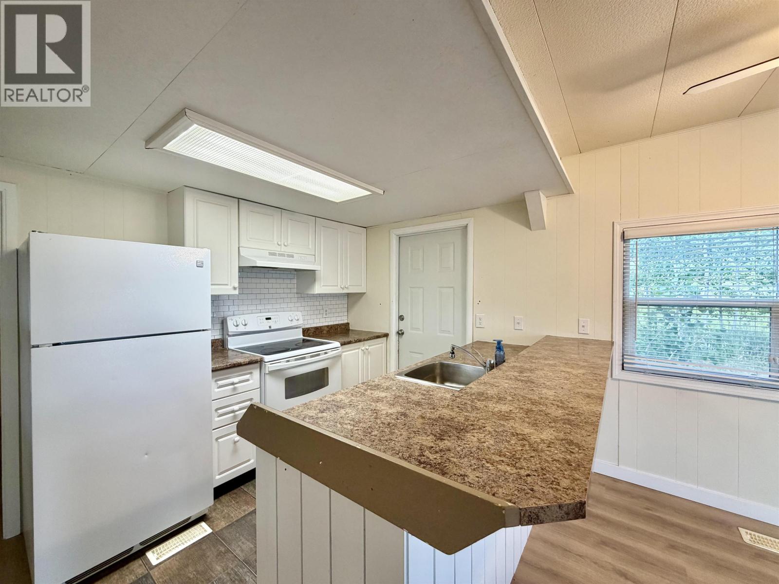 #10 5506 PARK DRIVE - 8