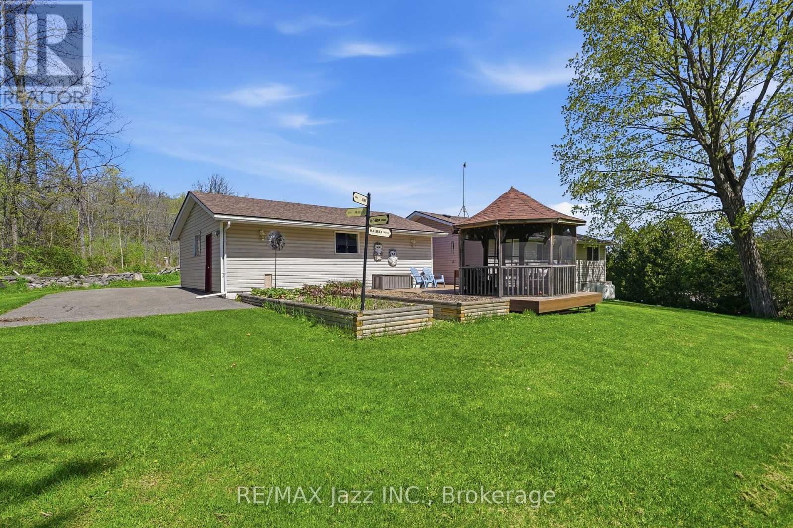 392 TOWNSEND ROAD - 29