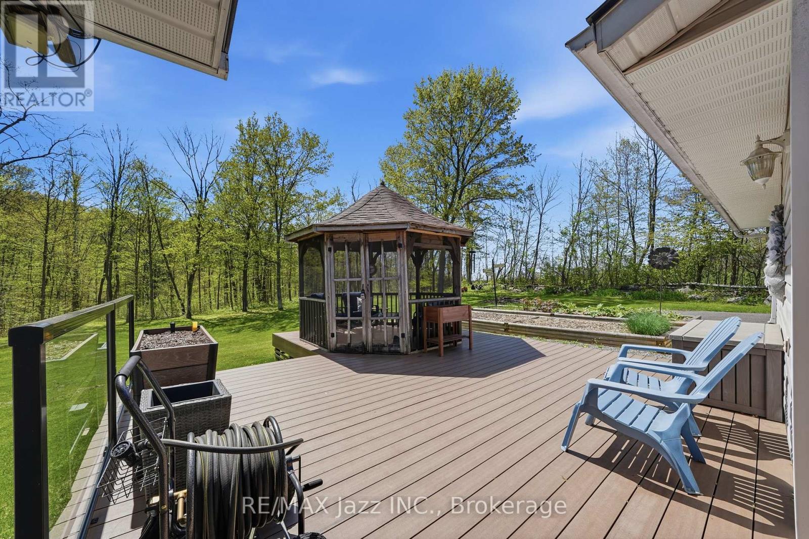 392 TOWNSEND ROAD - 32