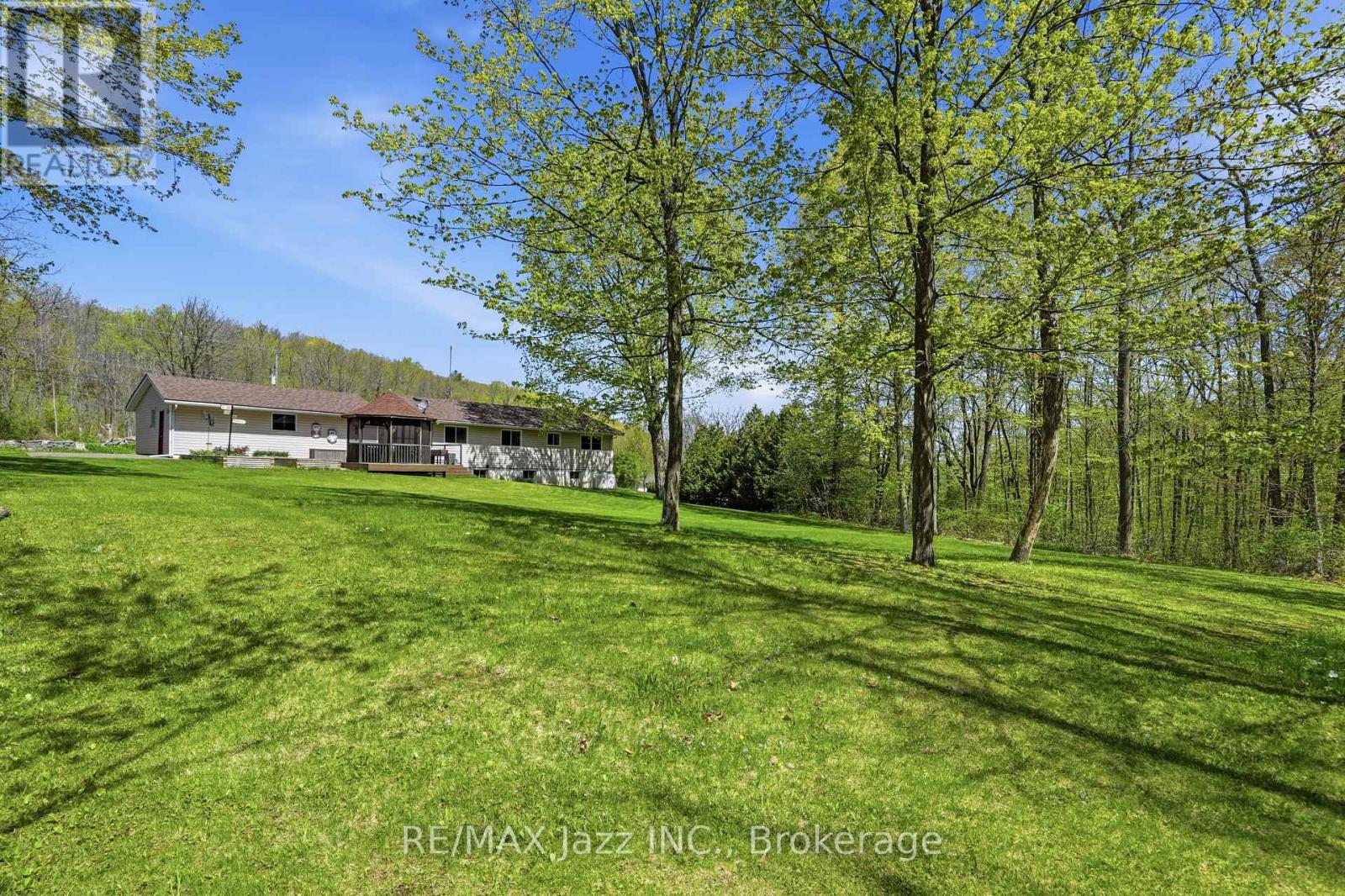 392 TOWNSEND ROAD - 33