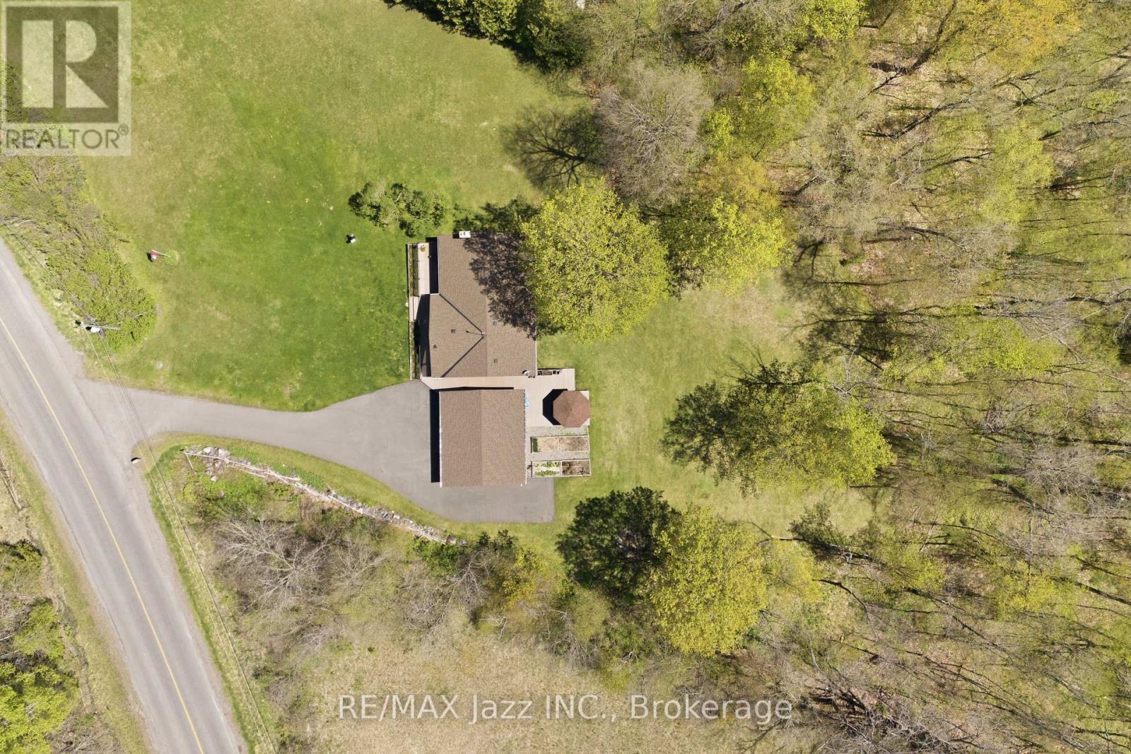 392 TOWNSEND ROAD - 34