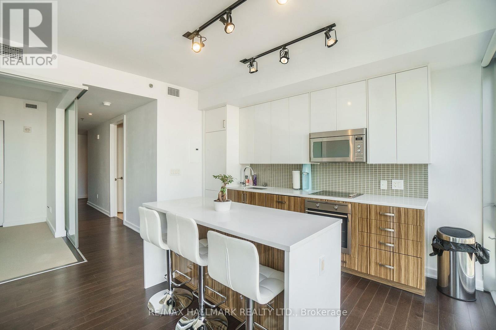 #1113 300 LISGAR STREET - 4