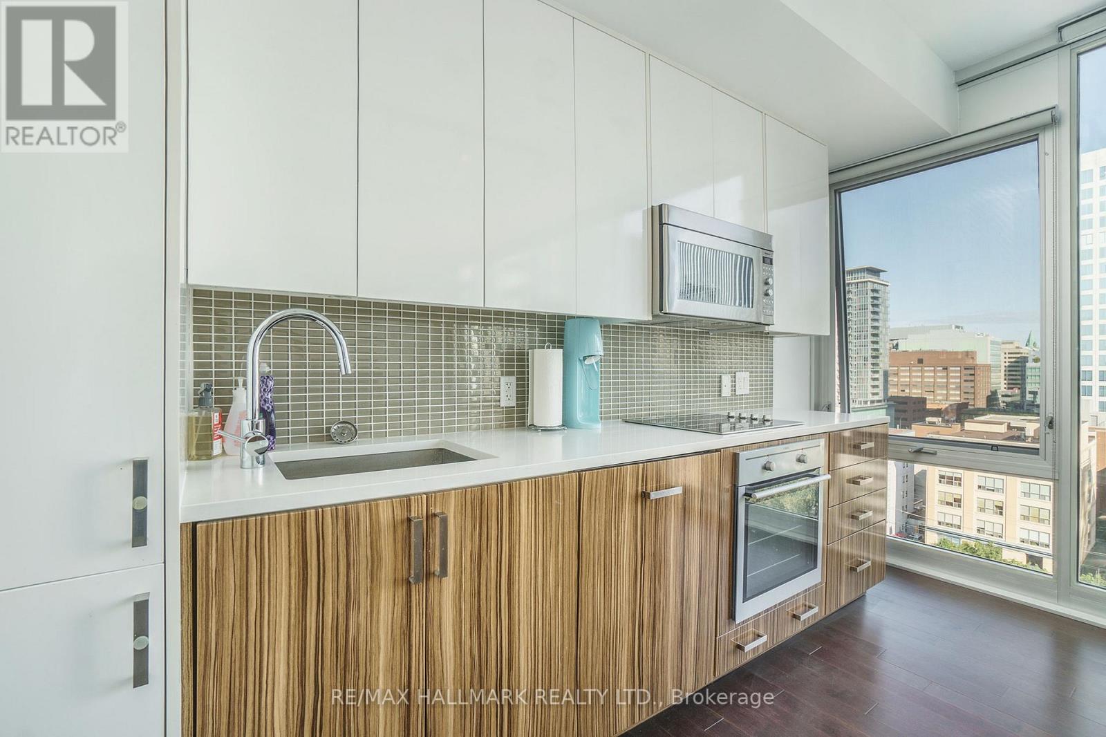 #1113 300 LISGAR STREET - 6