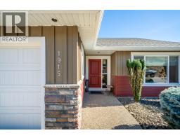  1915 Rosealee Lane, West Kelowna