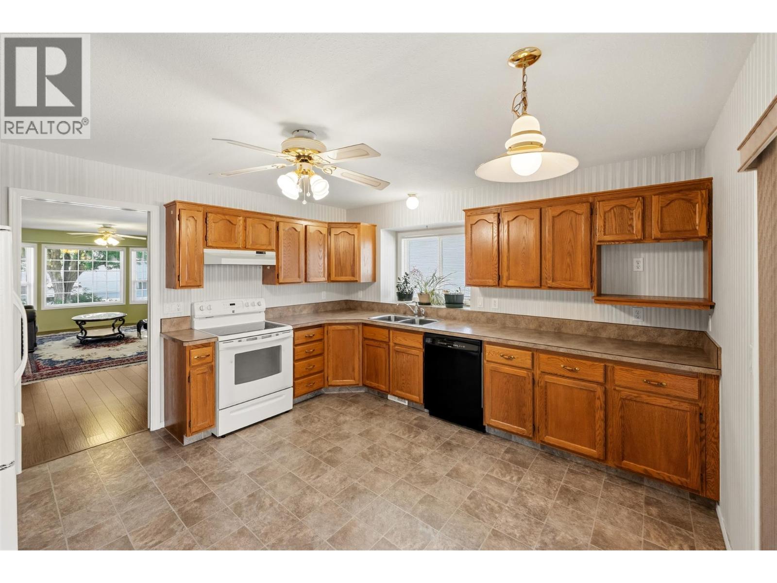 331 Falcon Drive, Penticton