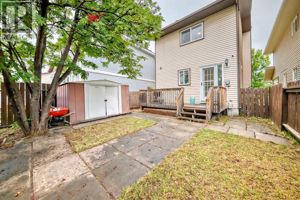 110 Edgeburn Crescent NW - 40
