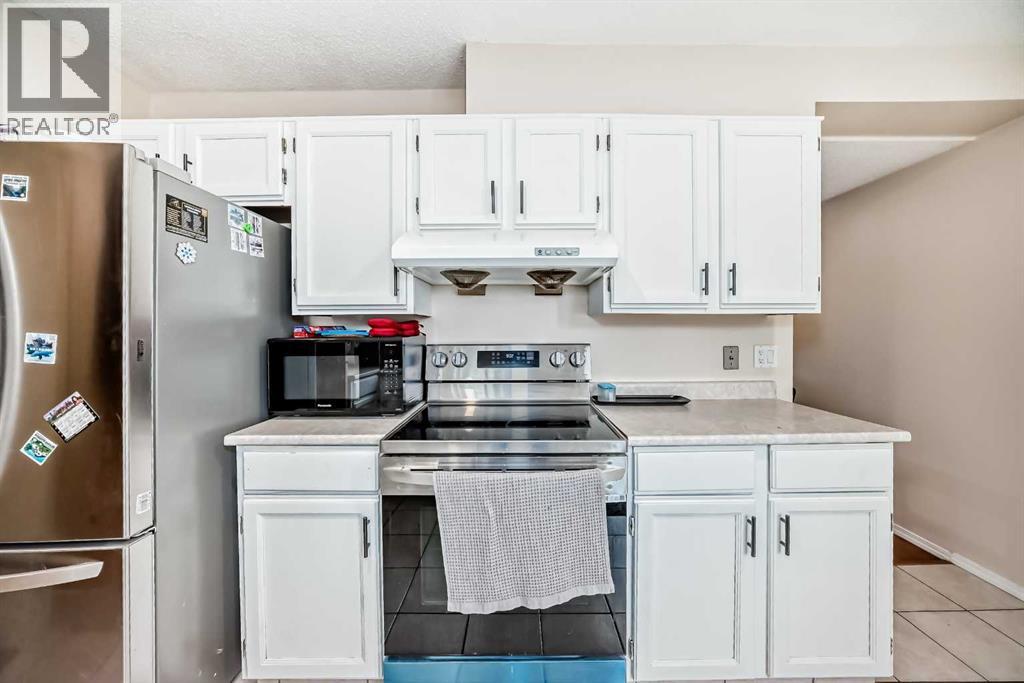 110 Edgeburn Crescent NW - 14
