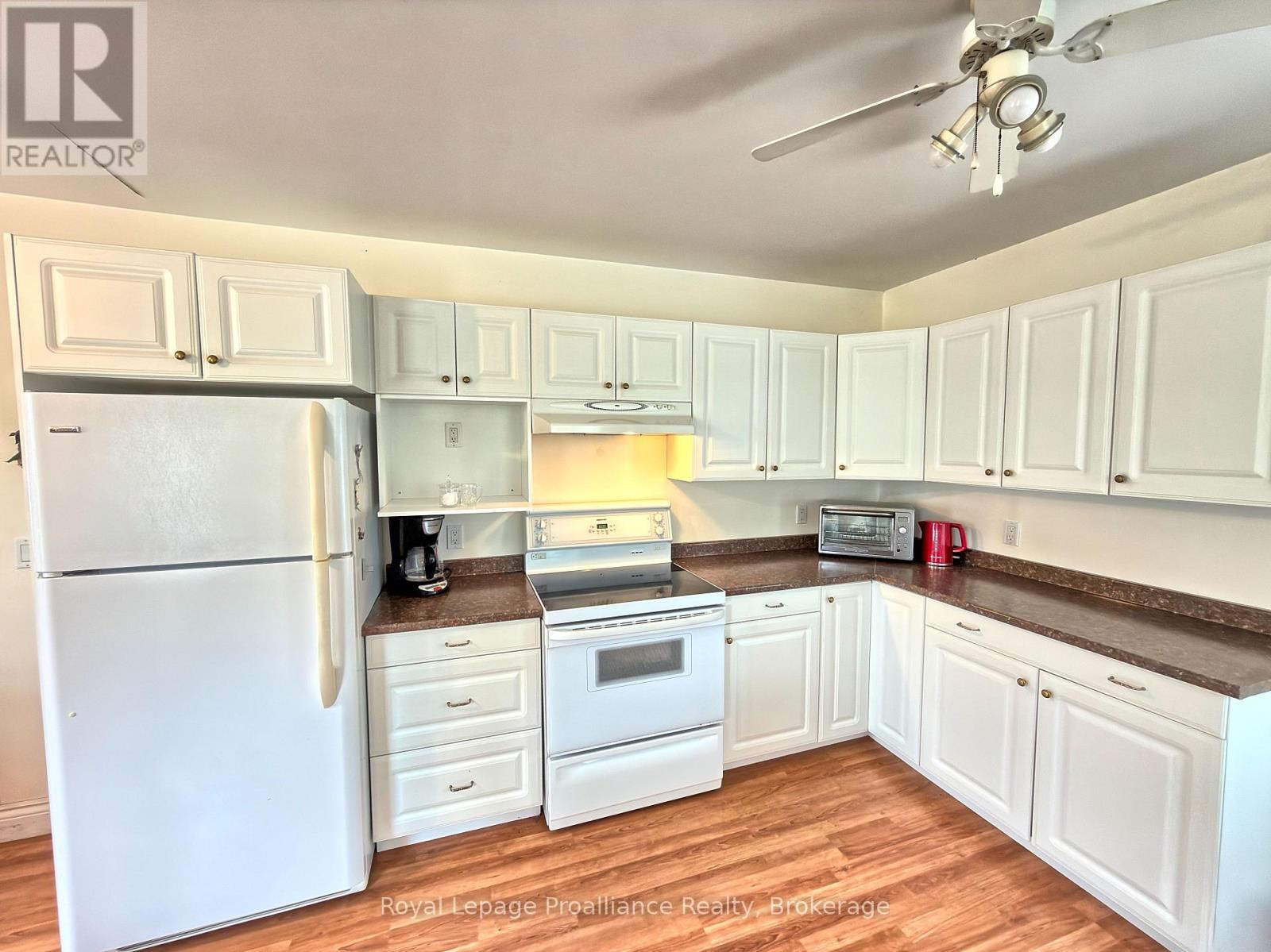 889 SMITH STREET - 24