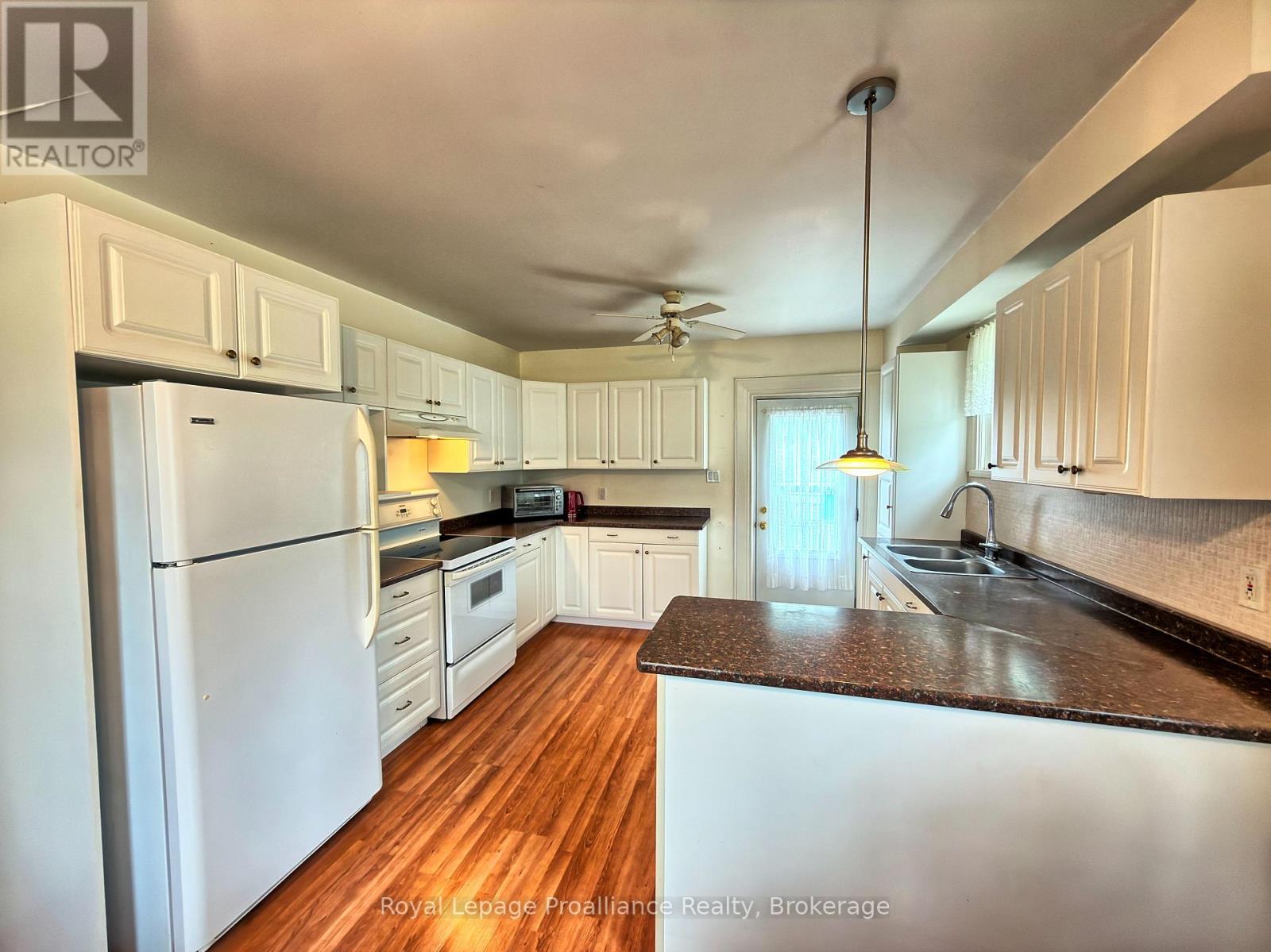 889 SMITH STREET - 25
