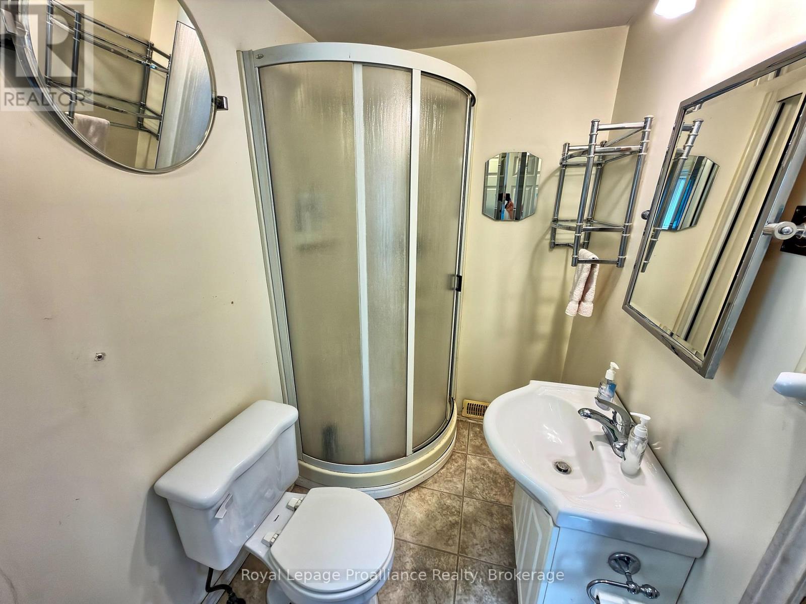 889 SMITH STREET - 32