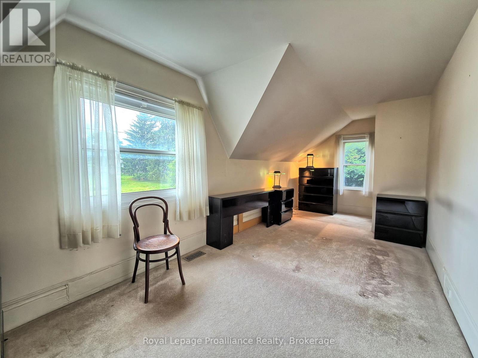 889 SMITH STREET - 33